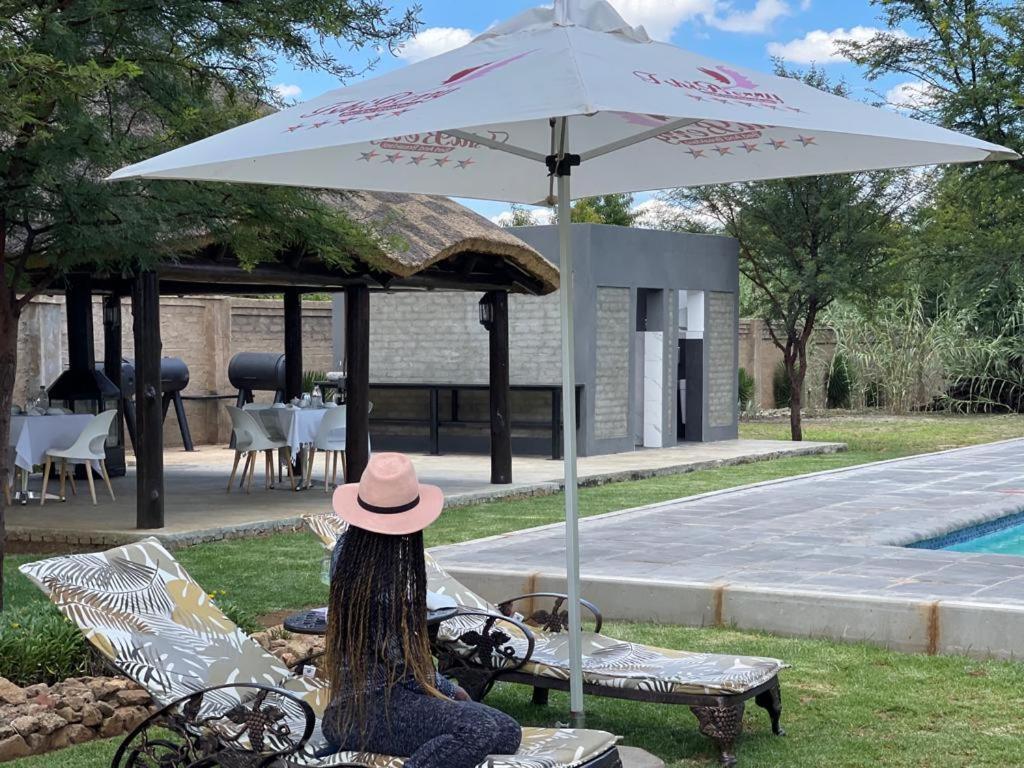 ตชิเบอรี เบด แอนด์ เบรคฟาสต์ Bed & Breakfast Phokeng ภายนอก รูปภาพ