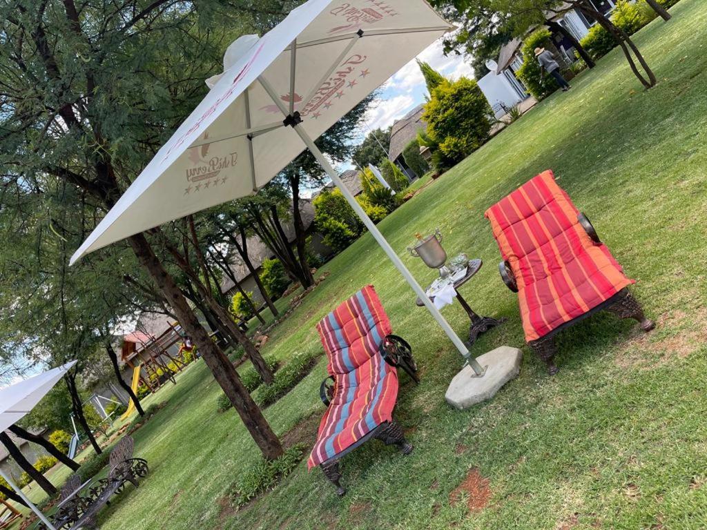 ตชิเบอรี เบด แอนด์ เบรคฟาสต์ Bed & Breakfast Phokeng ภายนอก รูปภาพ