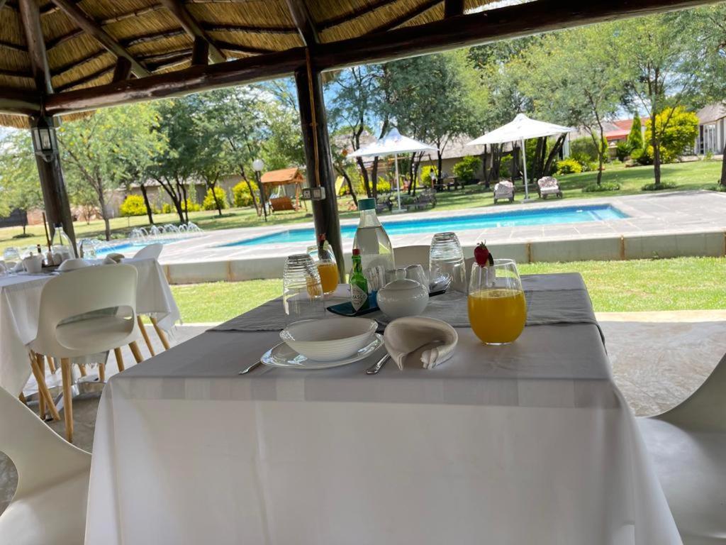 ตชิเบอรี เบด แอนด์ เบรคฟาสต์ Bed & Breakfast Phokeng ภายนอก รูปภาพ