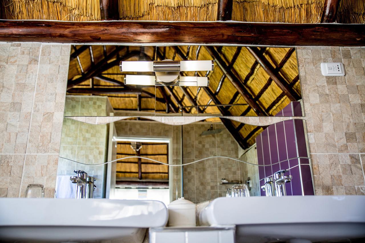 ตชิเบอรี เบด แอนด์ เบรคฟาสต์ Bed & Breakfast Phokeng ภายนอก รูปภาพ
