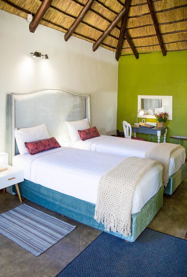ตชิเบอรี เบด แอนด์ เบรคฟาสต์ Bed & Breakfast Phokeng ภายนอก รูปภาพ